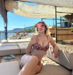 Azra/ Azize fotoğrafı önizleme